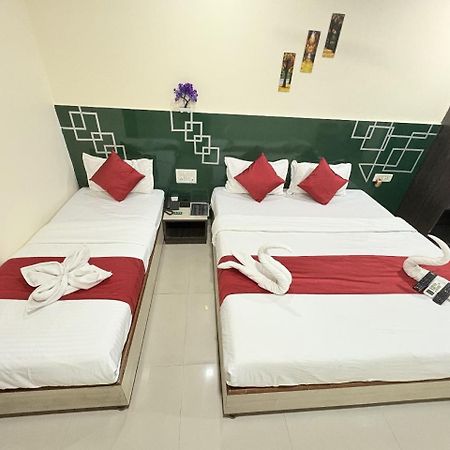 Hotel Kailash Park- Near International Airport Мумбаї Екстер'єр фото