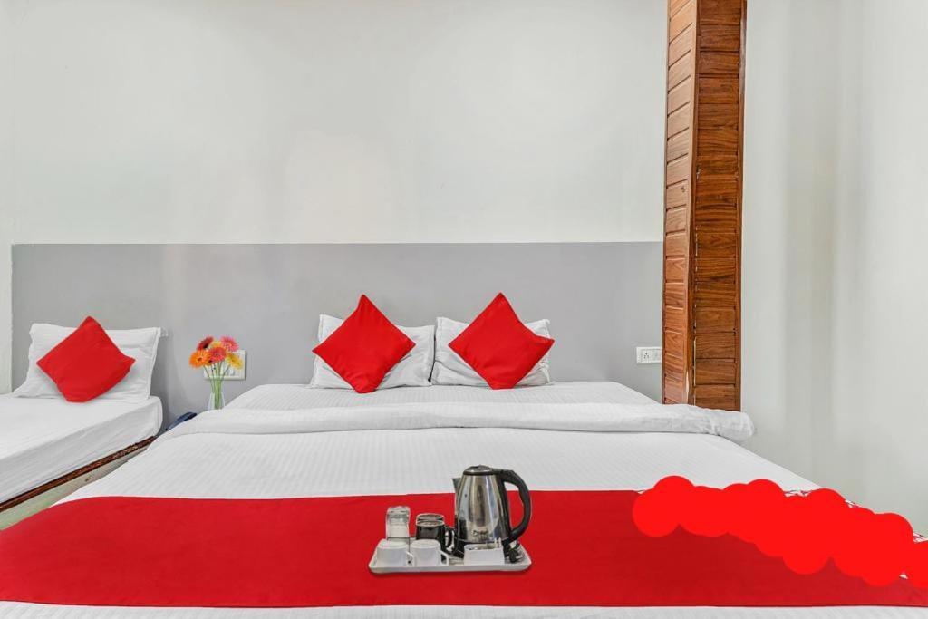 Hotel Kailash Park- Near International Airport Мумбаї Екстер'єр фото